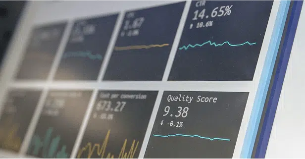 Screen showing SEO and CTR charts and scores.